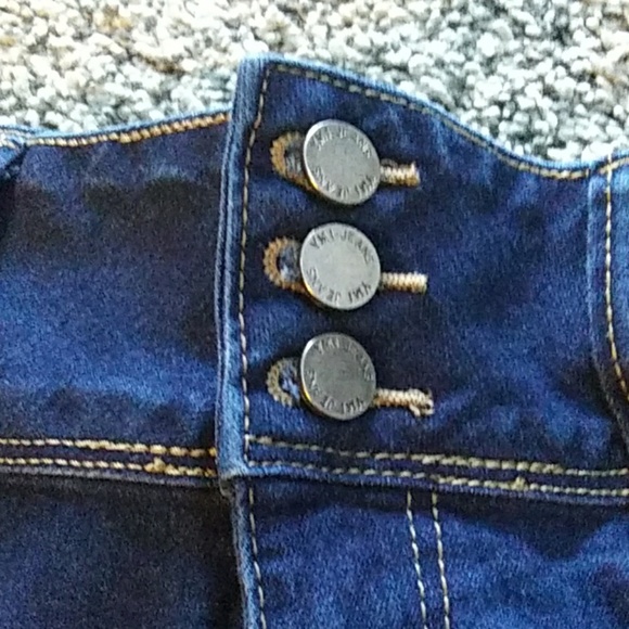 Jean Shorts - Picture 4 of 4